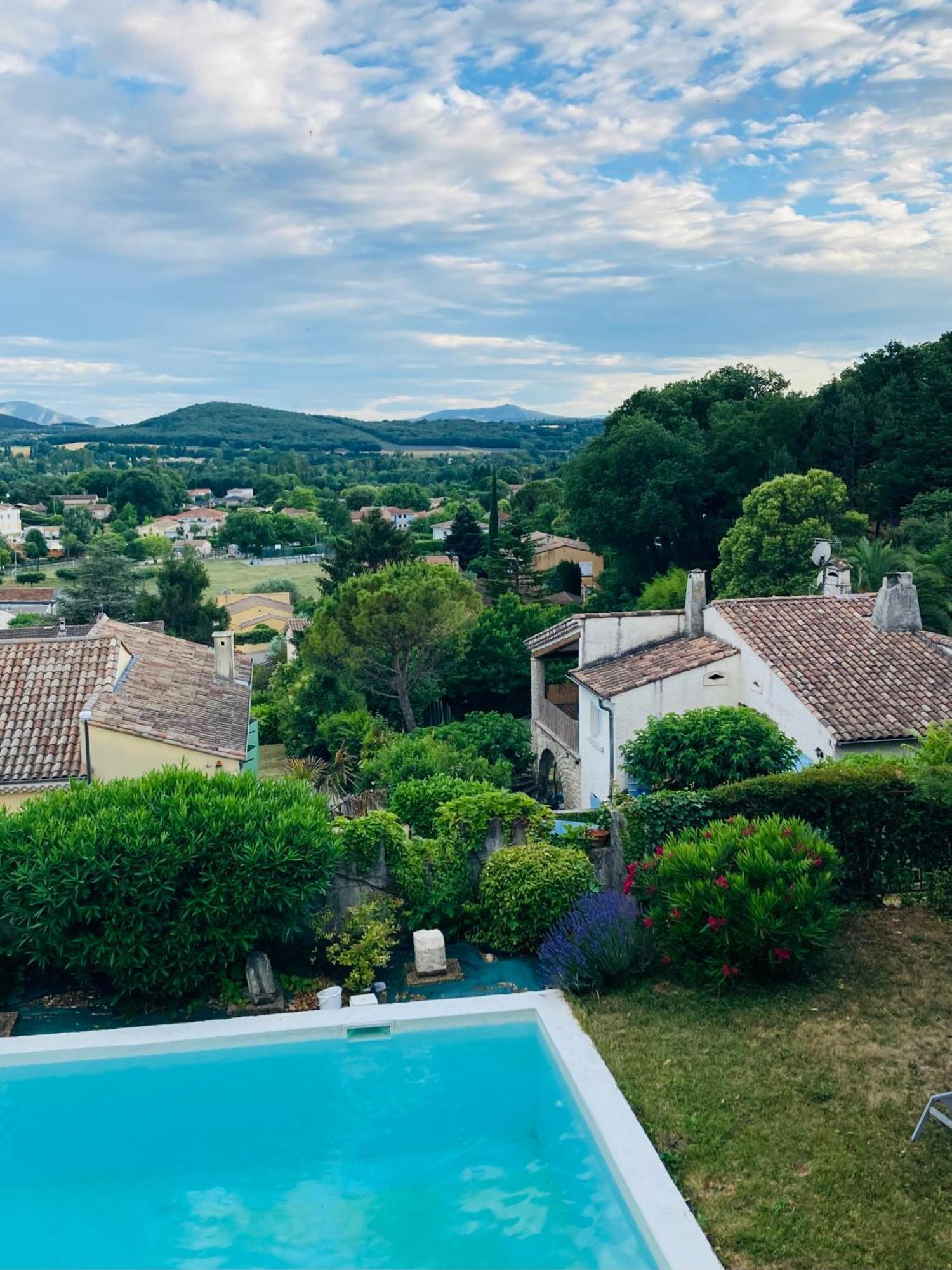 Peaceful Retreat In Drome Provencale Castel Appartement *